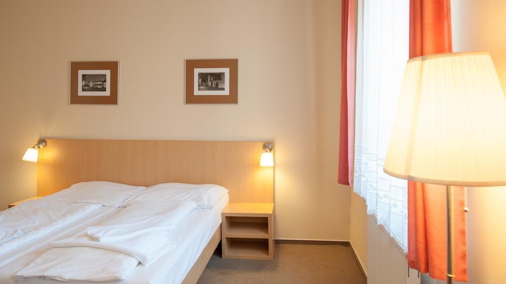 Hotel V Centru Ceske Budejovice Bilik gambar