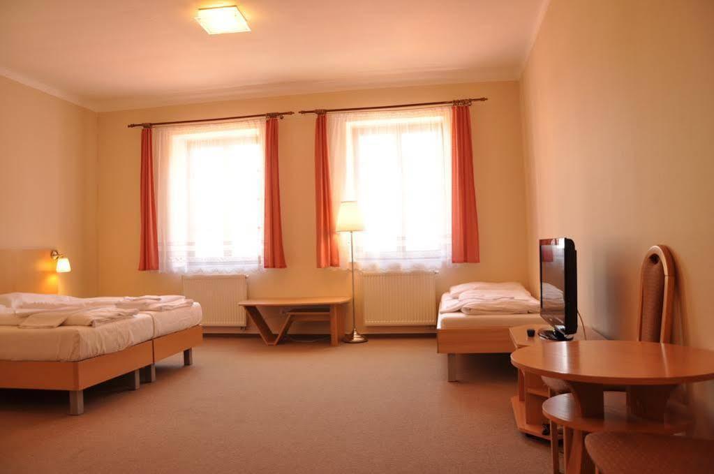 Hotel V Centru Ceske Budejovice Luaran gambar